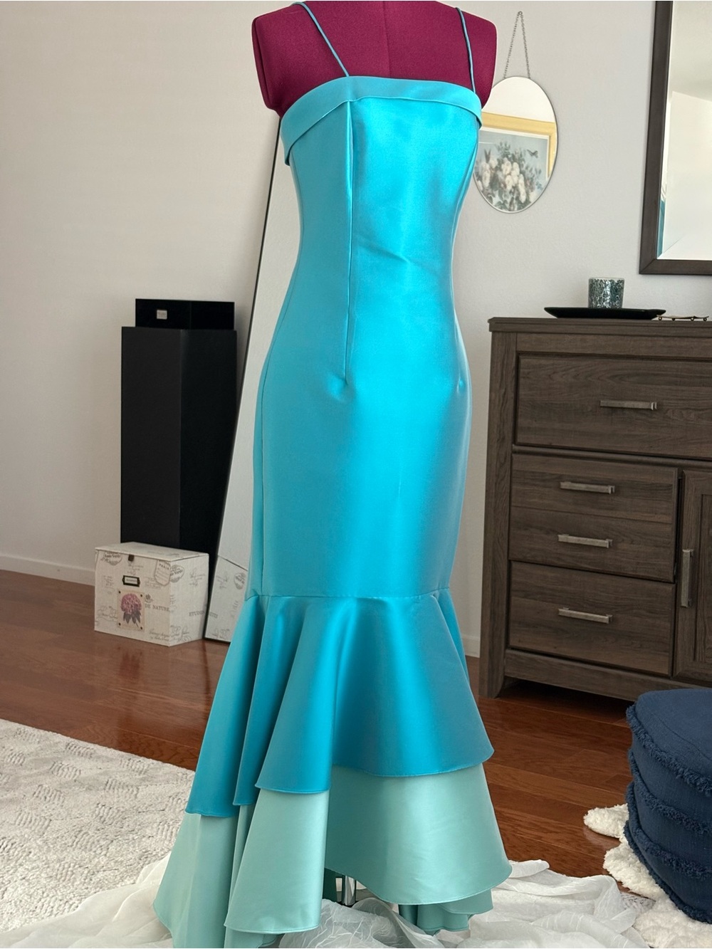 NEW with tags Sachin & Babi Gunaydin Gown SZ 2 Retail $699 - Picture 6 of 10